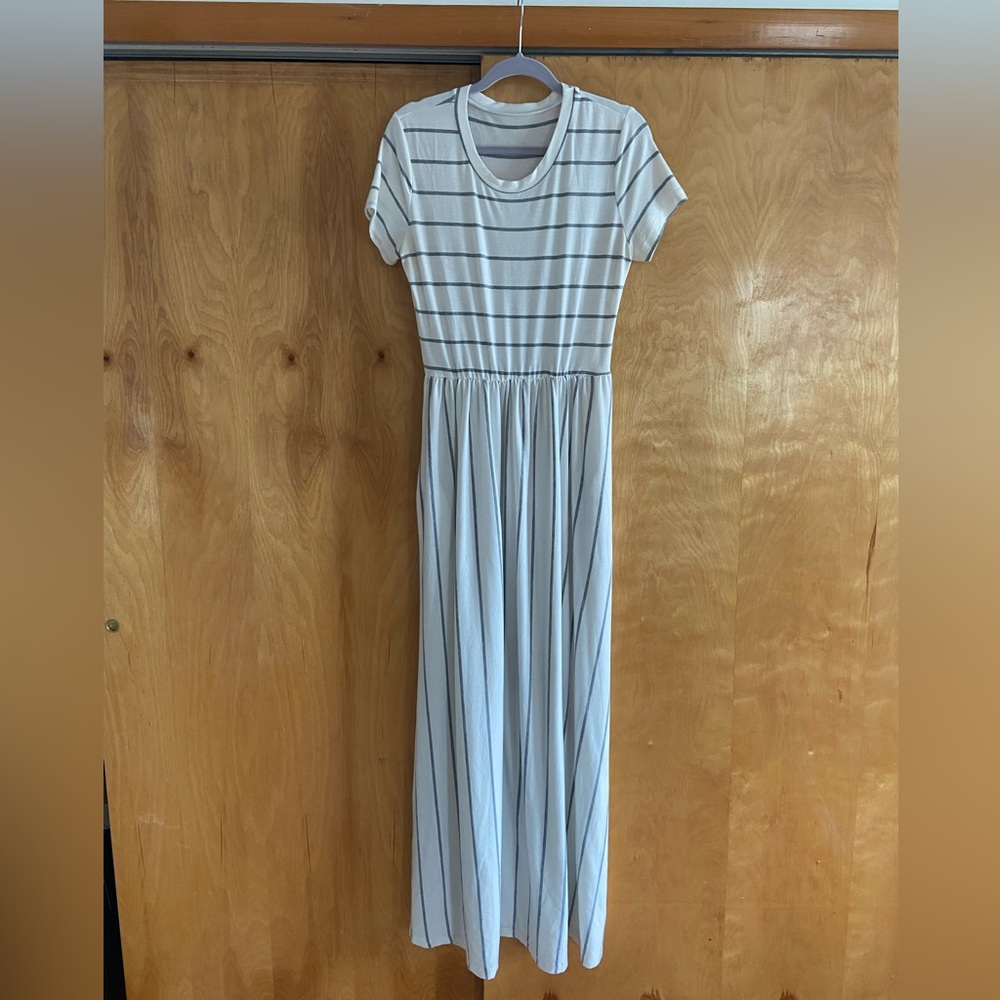 White Striped Maxi Dress with Pockets, size Large